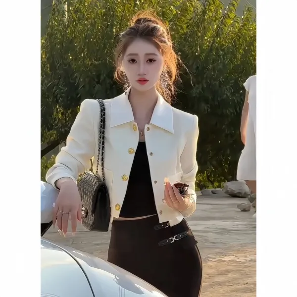 短款外套女爆款2025秋季新款轻奢高级感气质洋气网红小香风短外套
