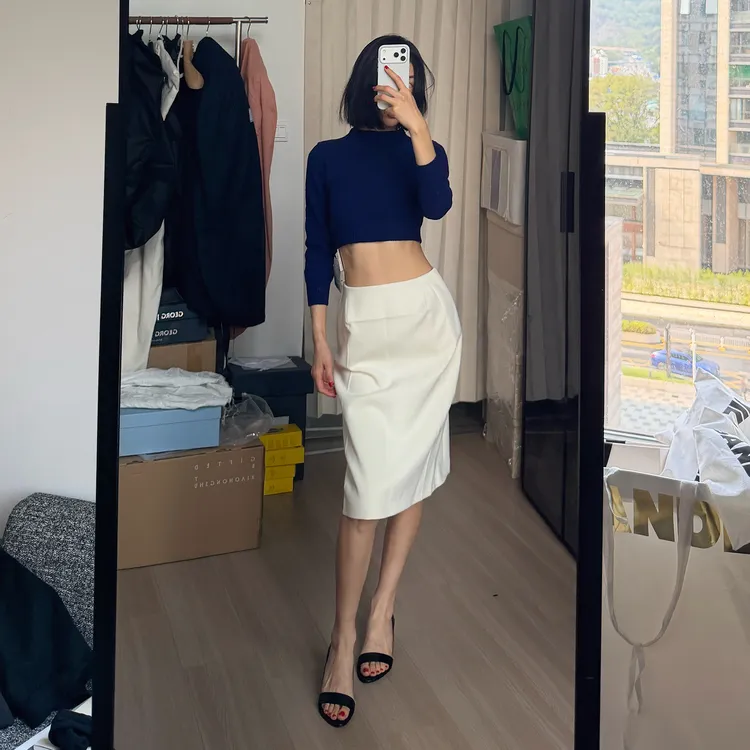 ROMI STUDIO醋酸哑光质感高温定型立体挺括箱型半身裙 RWDRXX3324