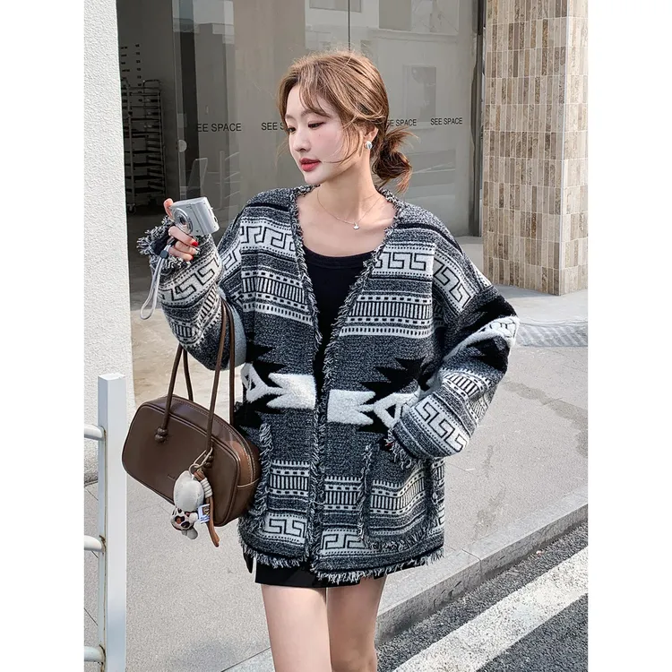 法芬图灰色覆古波西米亚撞色V领流苏外套女2025早秋新款气质上衣