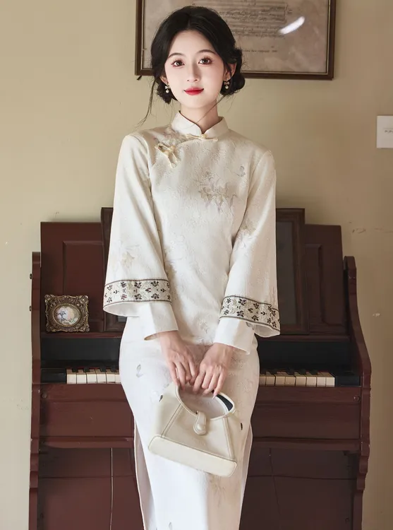 绝美新中式倒大袖米白色旗袍2025年早秋新款年轻款日常少女高级感