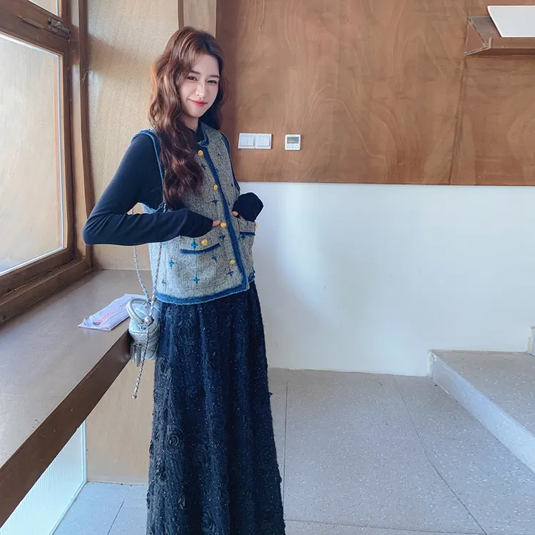 小香风撞色马甲立体碎花连衣裙两件套女春秋2025新款独特漂亮长裙
