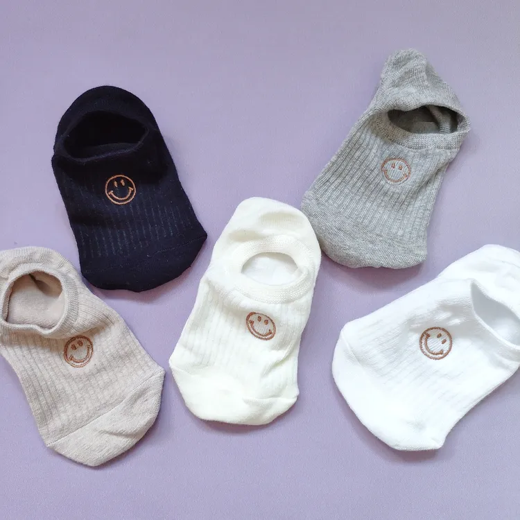新款刺绣笑脸袜子女夏季短筒 女袜ins潮日系可爱低帮隐形船袜女 