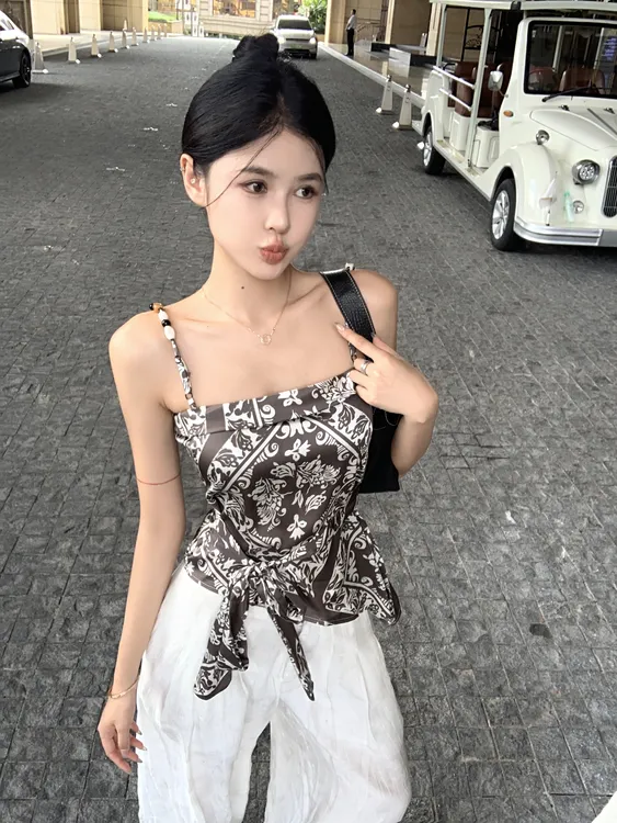 【盛秋蝴蝶】老钱风外穿印花吊带背心女秋不规则绑带设计上衣 7071