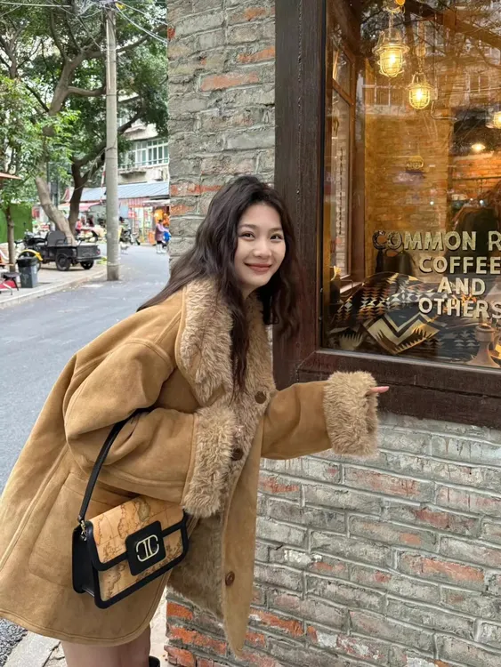 环保皮草两面穿皮毛一体羊羔毛机车服秋冬宽松加厚麂皮毛毛外套女