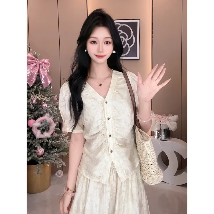 2025夏季新款洋气减龄淑女气质暗纹提花短袖宽松收腰显瘦上衣女