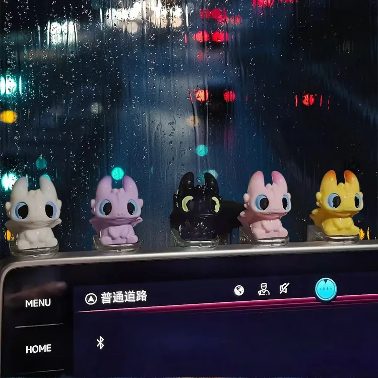 高颜值彩色无牙仔汽车载显示屏中控台车内摆设创意解压装饰小摆件