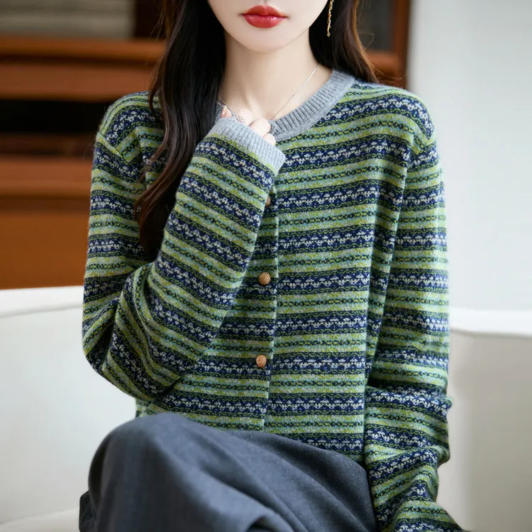 品牌撤柜正品秋新款针织衫韩版时尚纯色开衫条纹百搭刺绣羊毛衫