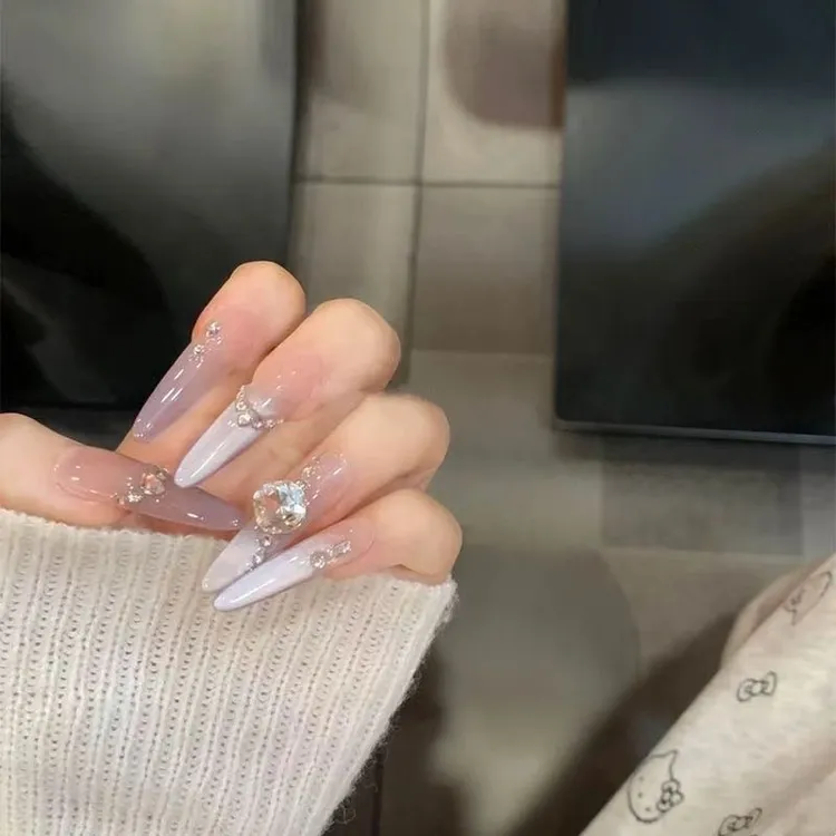 长款细狗淡紫色猫眼手工甲带钻高级感显手长清冷感美甲穿戴甲甲片