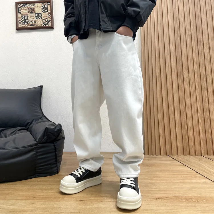痞帅美式潮流冬季加绒加厚白色垂感牛仔裤男宽松潮牌微锥弯刀长裤