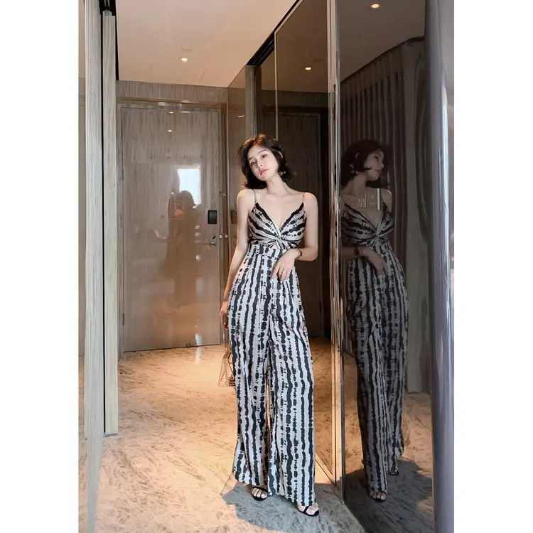 性感抹胸连体套装女夏季高级感海边度假吊带修身无袖一体式连体裤