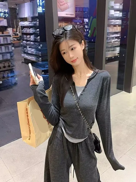 春秋款百搭老钱风女装套装韩版休闲运动轻奢时尚针织设计感三件套