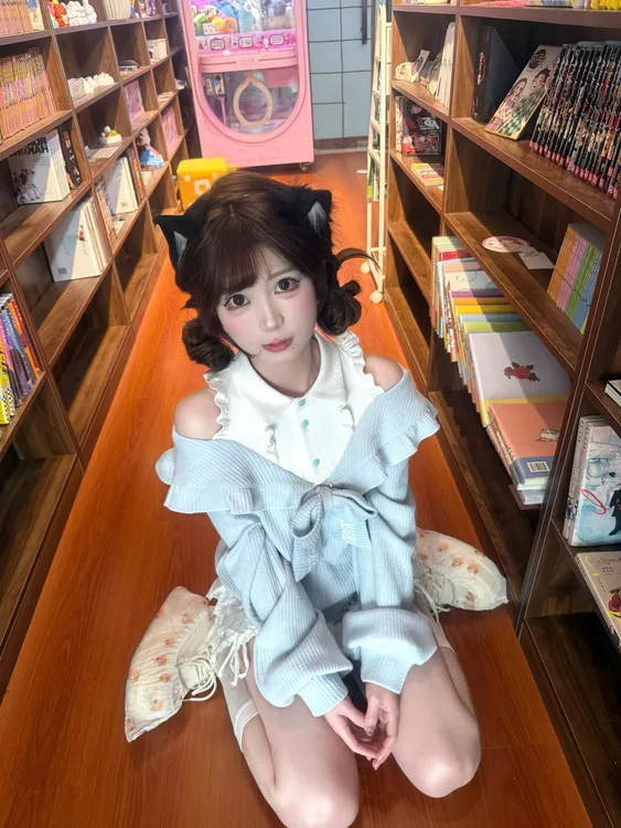 【小蚊同学】晴空铃蓝 露肩松弛感慵懒风套装上衣秋冬套装女+短裤裙