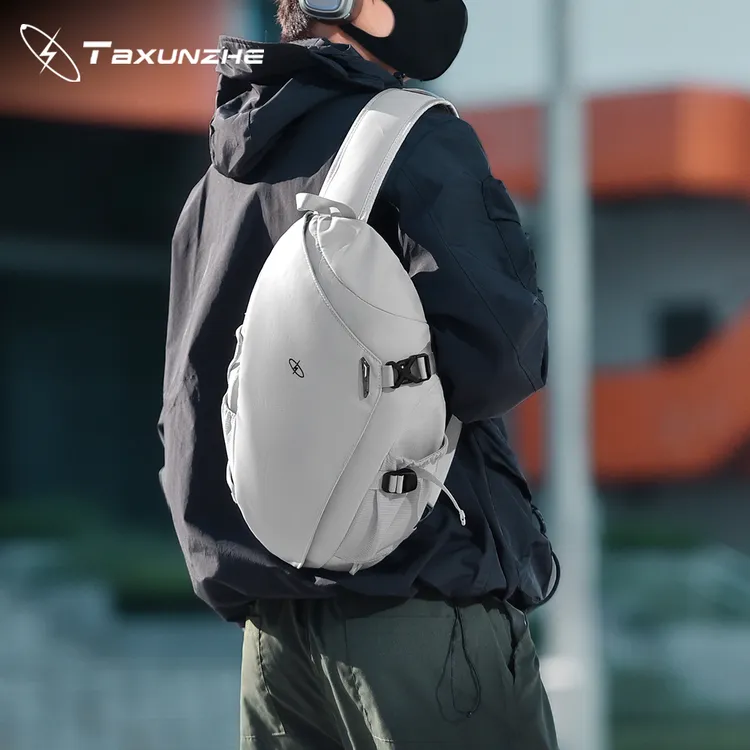 旅游潮流通用户外男防水胸包包胸拉链个性扣式骑行