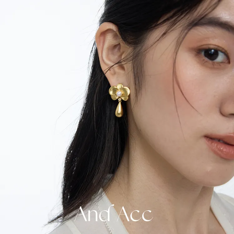 And Acc 铜合金耳饰 原创设计金色手工拉丝蝴蝶兰国风水滴耳环女