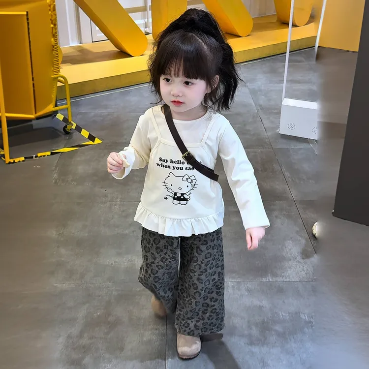 韩系女童早秋kt猫假两件花边上衣配超洋气豹纹直筒裤休闲套装