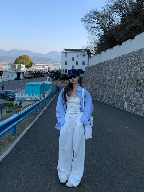 2025夏季新款韩式小清新蓝色衬衫女独特别致长袖衬衣上衣搭阔腿裤