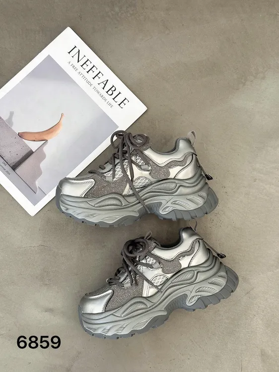 2025老爹鞋透气ins鞋子亮钻休闲鞋阳光百搭韩版拼接厚底舒适新款