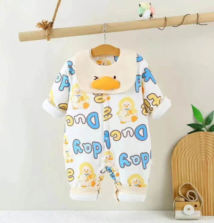 秋冬休闲宝宝新生儿哈衣男女宝宝单排扣休闲风带口水巾一体厚棉服