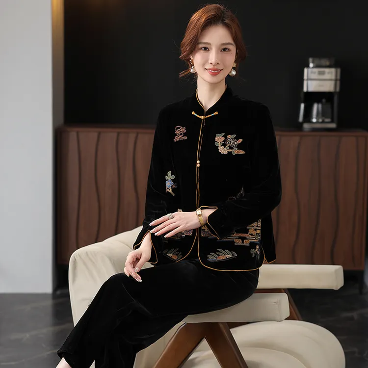 2025新款妈妈装新中式套装高级感气质刺绣丝绒长袖外套盘扣阔腿裤