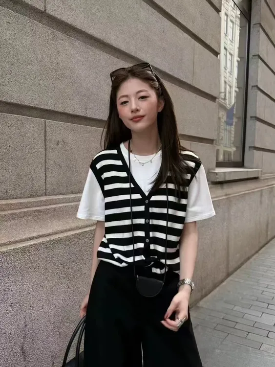 【明媚入秋】显瘦时尚简约假两件针织条纹百搭短袖T恤带包包上衣