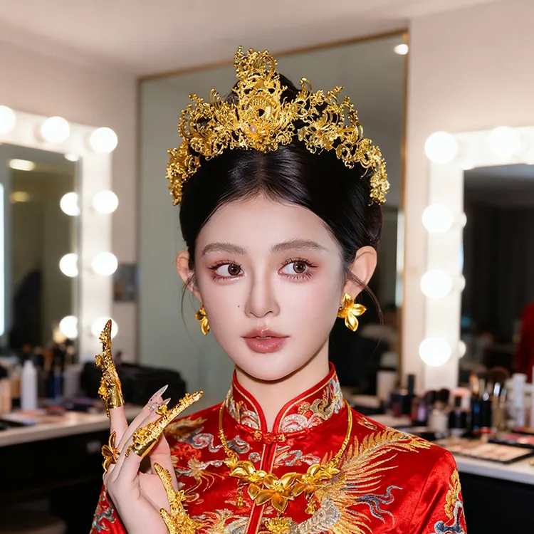 新娘古风新款中式婚礼贵气凤冠龙凤褂秀禾大气金色发冠头饰女8011