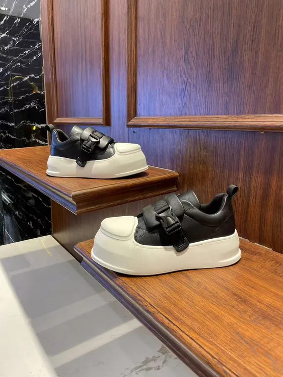 小白鞋增高男款百搭板鞋厚底个性秋冬男士休闲鞋搭扣一脚蹬男鞋