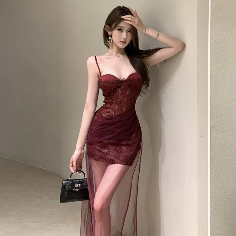 [山子Mount]  法式名媛辣妹蕾丝拼接网纱吊带修身中长款连衣裙女