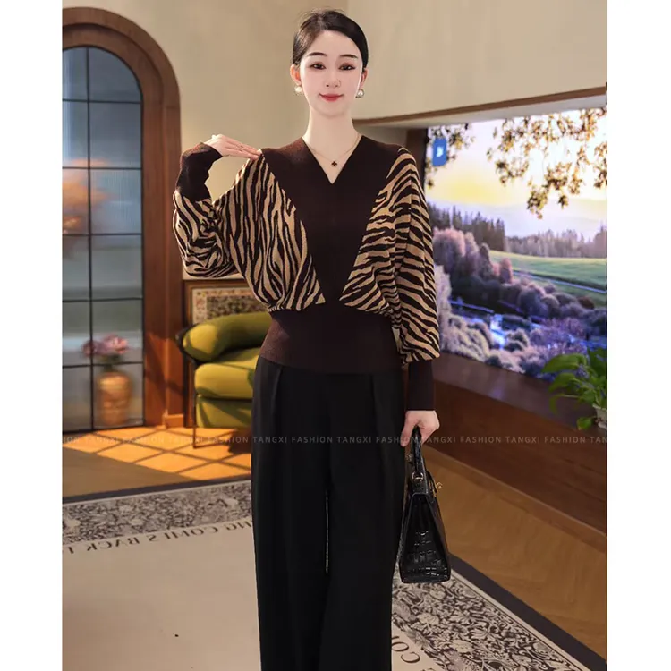 2026年秋冬新款【8248】含绵羊毛精致洋气咖色v领外穿针织长袖毛