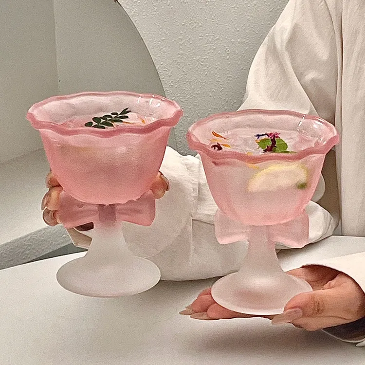 双支装花瓣蝴蝶结冰淇淋甜品沙拉高脚杯鸡尾酒杯粉色少女心商品图