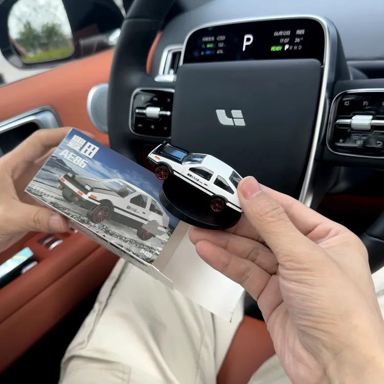 AE86漂移车载旋转摆件合金车模型中控台高档男生生日礼物汽车摆件