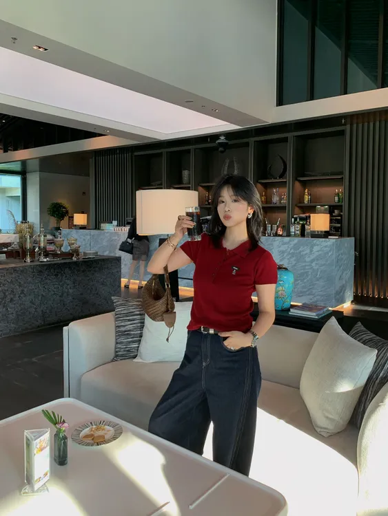老琴私服【淡颜天菜】 欧若风高级感香水瓶小吊坠针织T恤秋季 61532