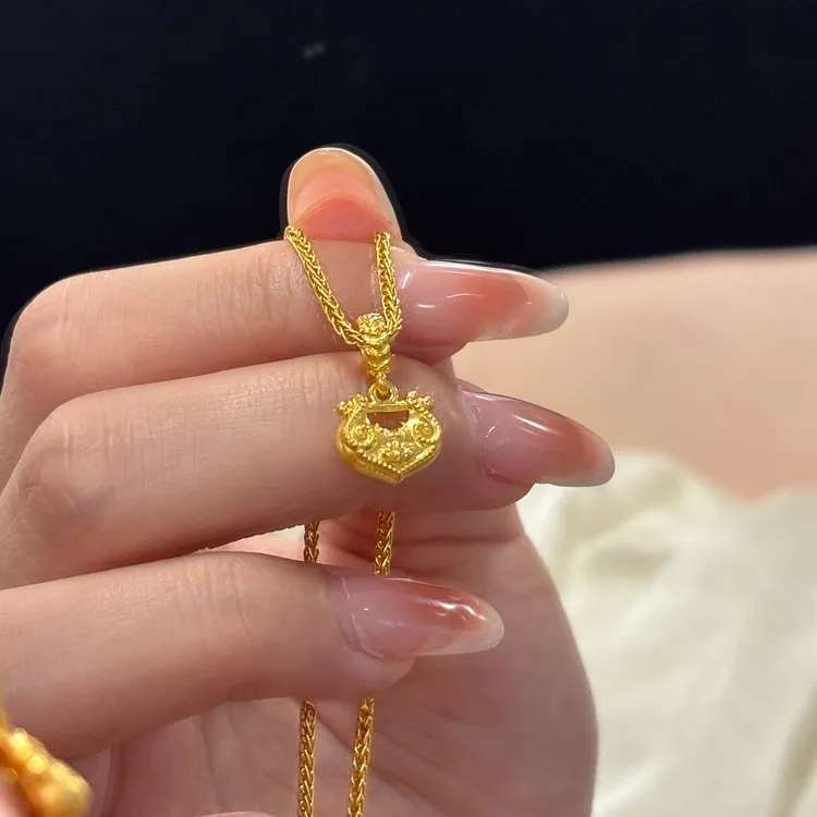 铜合金项链 新中式金色莲花小锁包项链复古轻奢气质高级感锁骨链