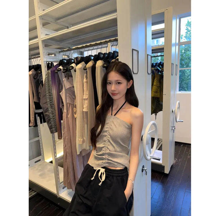 时尚挂脖抽皱吊带女纯色百搭修身显瘦露背上衣配高腰休闲裤两件套