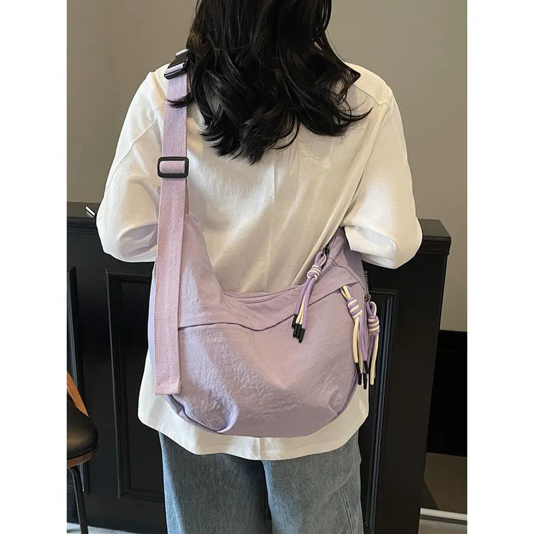 尼龙饺子包女斜挎包2025新款夏天休闲单肩背包大容量运动轻便小包