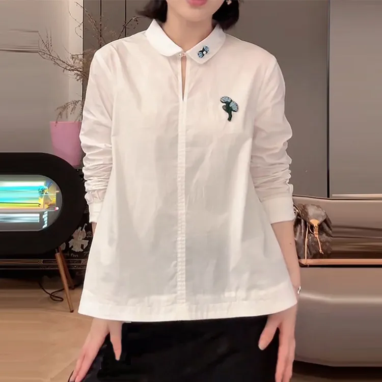 轻奢洋气减龄刺绣蝴蝶衬衫女2025秋季新品气质百搭遮肚显瘦上衣