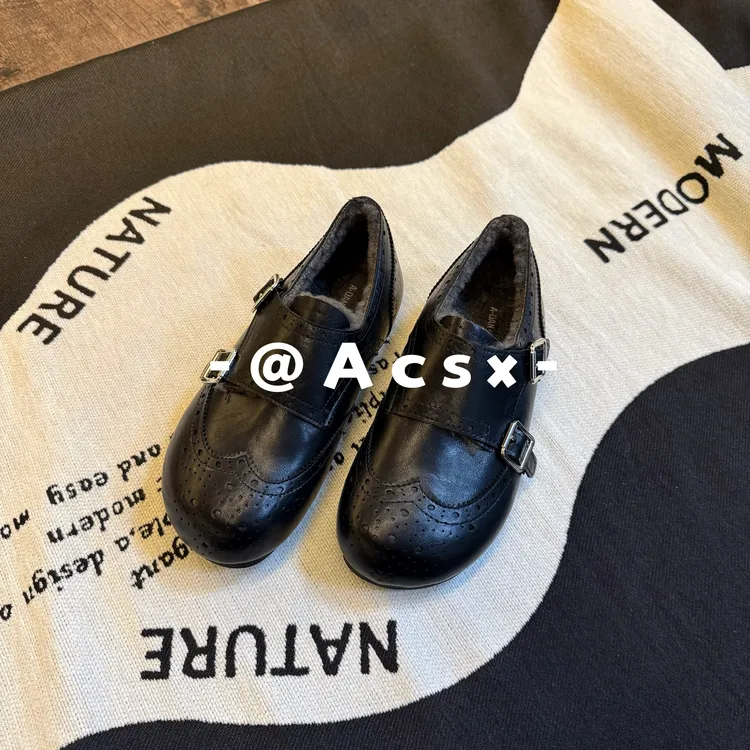 【阿茶】秀气雕花~跟高3CM /2025秋冬新款真皮加绒加厚韩版单鞋女