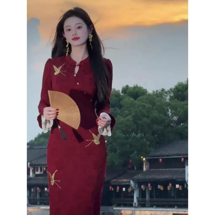 【8212】新中式红色旗袍订婚礼服正式场合端庄国风宴会长袖连衣裙