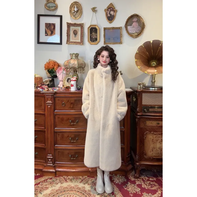 现货【一生罗曼】高级感秋冬V领温柔甜美皮毛一体中长款外套Y3968