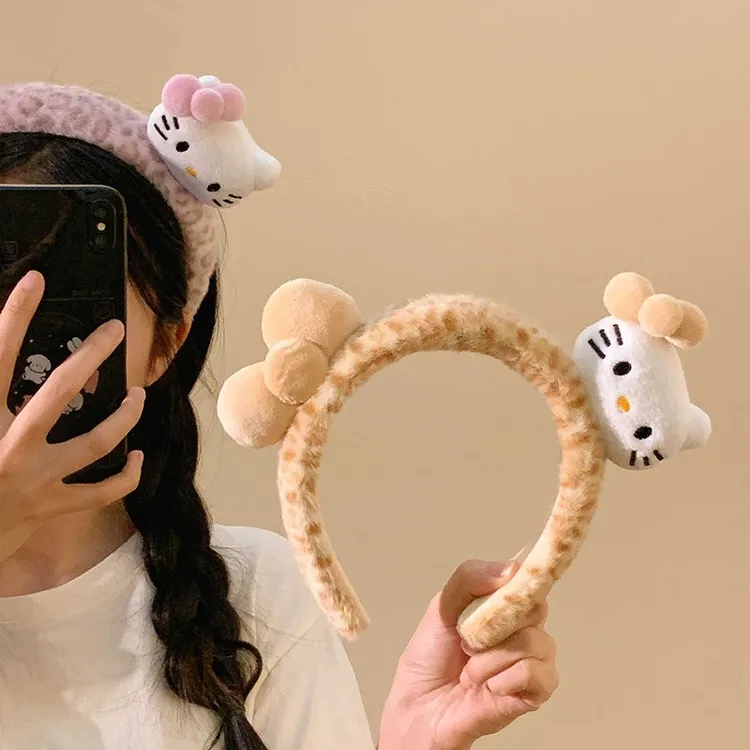 新款豹纹Kitty蝴蝶结毛绒发箍女可爱百搭头箍洗脸发卡高颅顶头饰