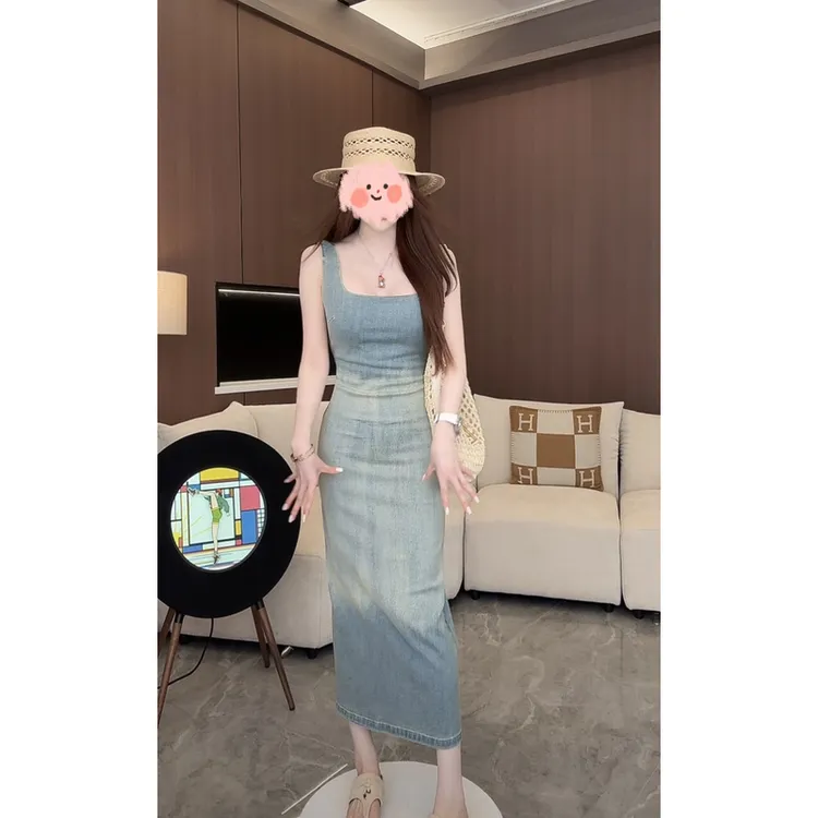 韩系无袖方领洗水牛仔连衣裙女设计感夏季修身港风度假连衣裙长裙