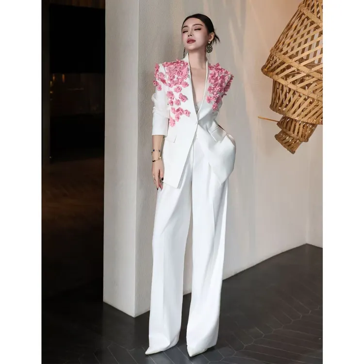 2025早秋新款重工立体花瓣V领大气西装套装裤名媛气质总裁两件套