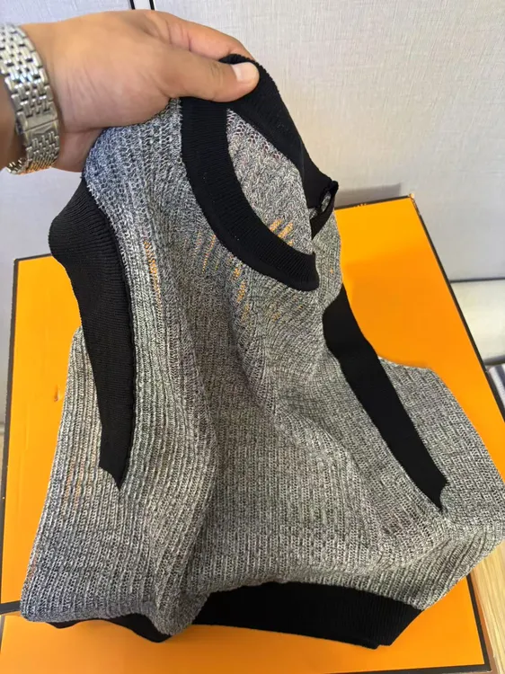 《 全家幸福》 麻  新款无袖百搭显瘦针织衫女