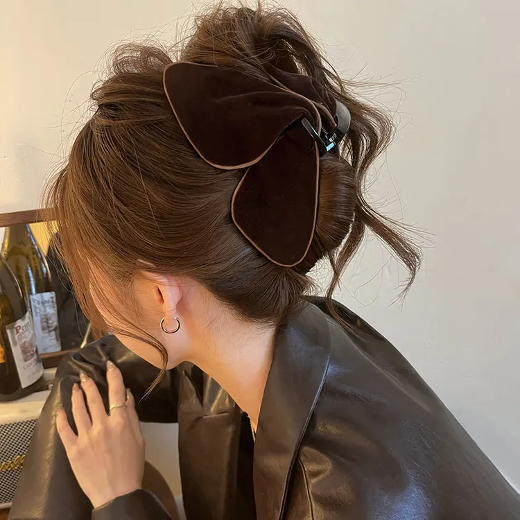 丝绒面发抓夹女秋冬三角鲨鱼夹新款后脑勺发量大号发夹高级感发饰