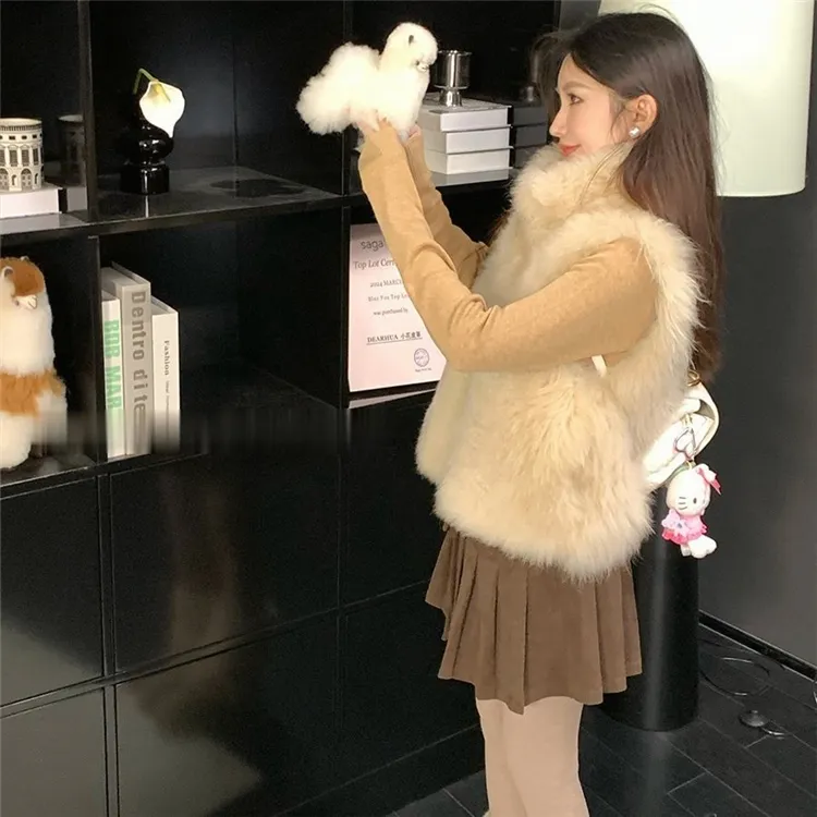 人造皮草 新款流行仿狐狸毛坎肩马甲2025立体年轻款外套名媛显瘦