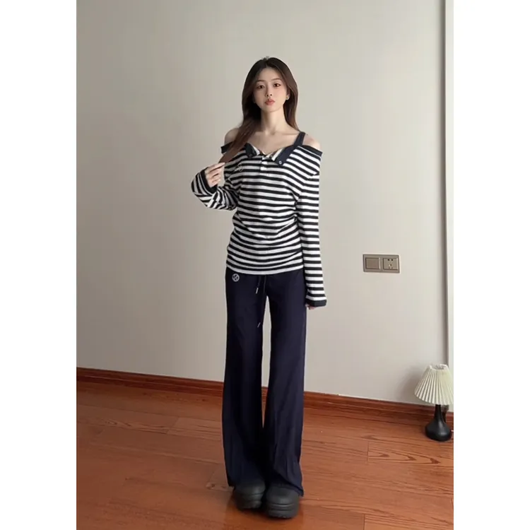 新款秋季新款一字领条纹假两件长袖t恤女复古慵懒辣妹风露肩上衣
