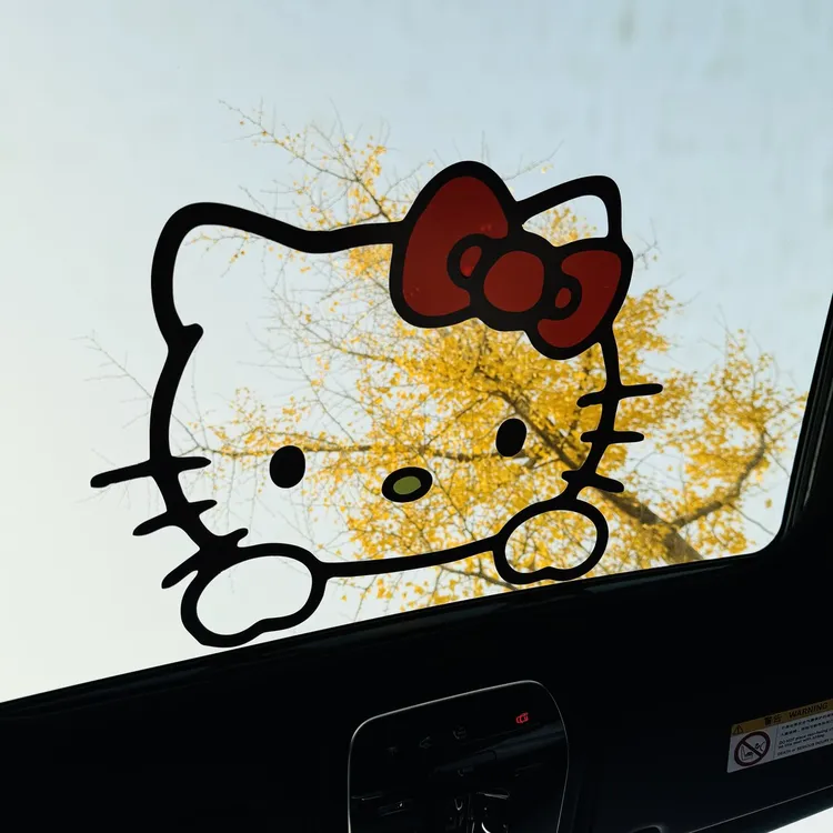 凯蒂猫天窗贴纸可爱防水防晒可遮挡画痕用于车身尾窗户装饰车KT