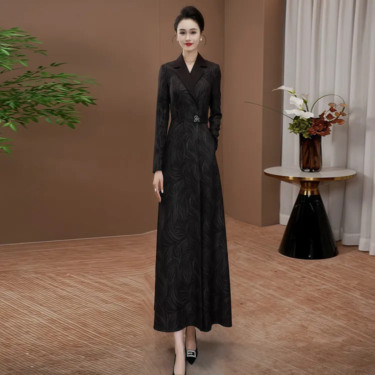 端庄大方显瘦连衣裙2025秋季新款高贵气质长袖修身复古长裙0212