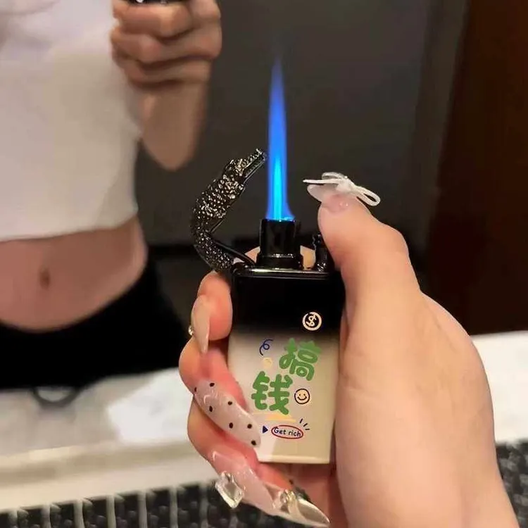 卡通蜡笔小新双火焰充气打火机防风直冲蓝焰创意个性潮送男友礼