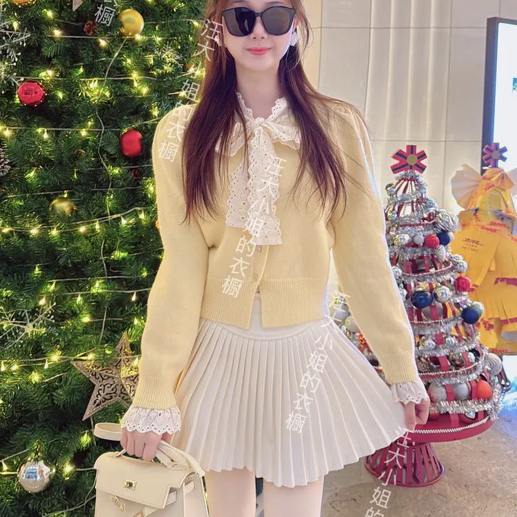 《汪大小姐专属》蕾丝系带蝴蝶结短款针织毛衣秋冬开衫外套