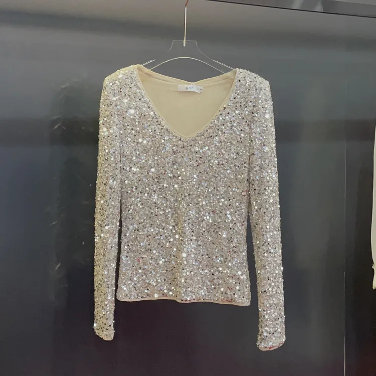 魅鹊 51033 秋冬新款闪闪珠片洋气银白色修身显瘦小衫上衣